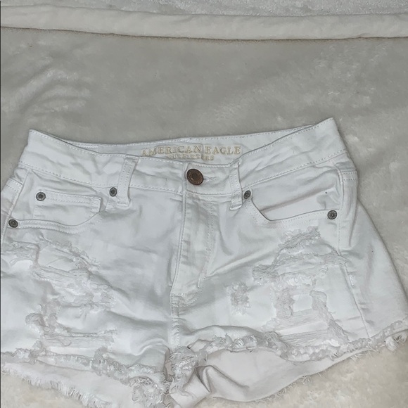 American Eagle Hi-Rise Shorts - Picture 2 of 3